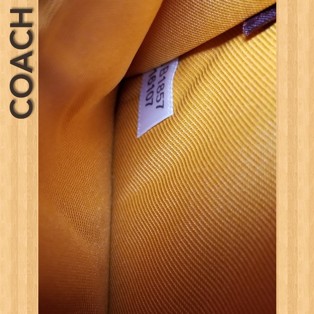 COACH NWT Women's Signature Mini Skinny Id - Picture 5 of 7